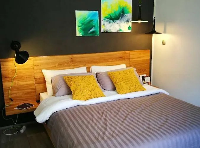 Cres Art Studio Lime Apartment