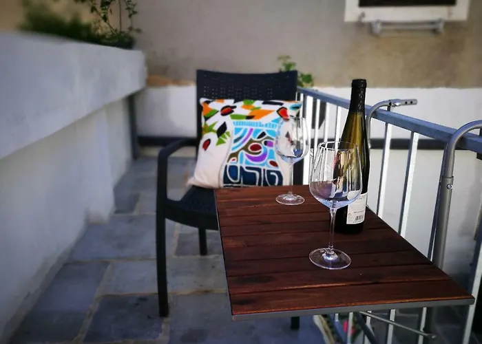 Cres Art Studio Lime Apartment